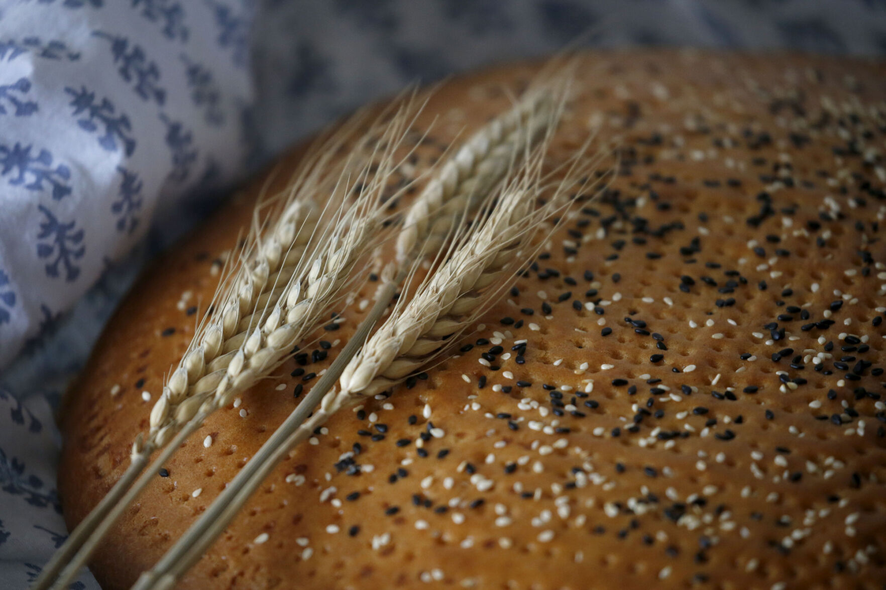 Roht Afghan sweet bread at Sahar Bakery